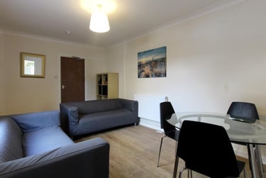 6 bed house, Malefant Street, Cathays, Cardiff, CF244QE - Image 3